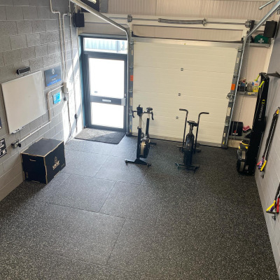 Rubber membrane gym flooring